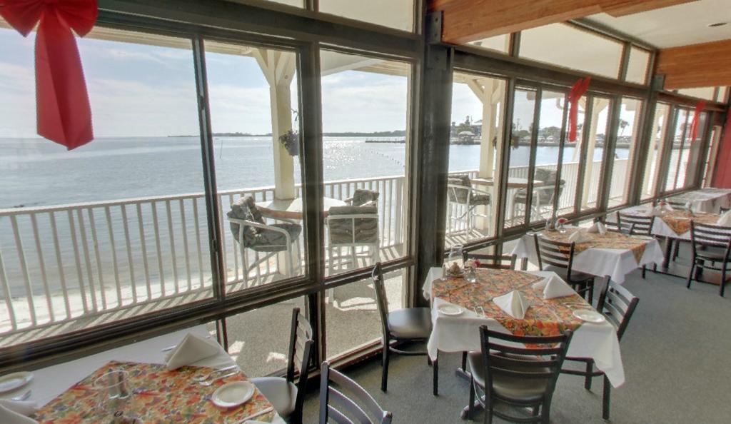 Aparthotel Cedar Cove Beach And Yacht Club Cedar Key Exteriér fotografie